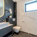Cozy In With Sauna Vakantiehuis Privlaka (Zadar)