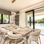 Cozy In With Sauna Privlaka (Zadar)