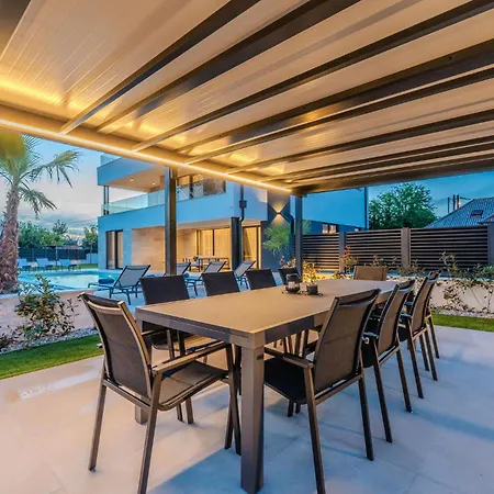 Cozy In With Sauna * Privlaka (Zadar)